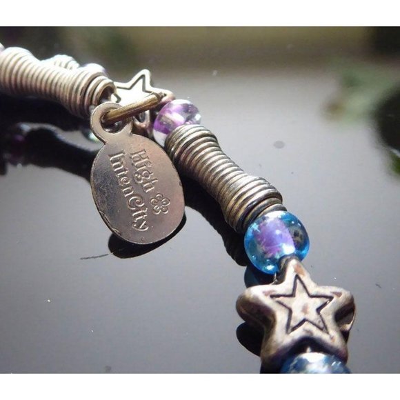 SIGNED High Intencity Memory Wire Star Bead Bracelet - Picture 1 of 4